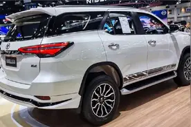 25万！2023款丰田奔跑者来了！配2.8T+全时四驱，比普拉多还漂亮