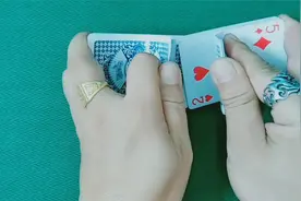 扑克入门洗牌手法，魔术基本功，慢放二十倍看细节