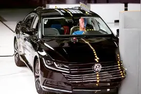 230万的大众CC安全系数怎么样？测试后就知道了。视频封面