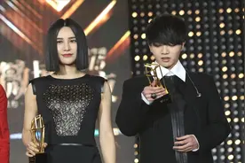 盘点尚雯婕与华晨宇真实关系，花花演唱会中深情表白，她没有选错视频封面