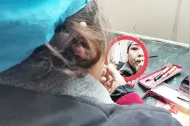 河南豫剧团的戏曲演员，一月有多少钱工资？听听工作25年大婶咋说视频封面