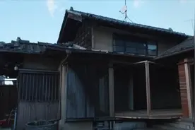 女大学生把老房子改造成旋转屋，让房间360度无死角晒太阳视频封面