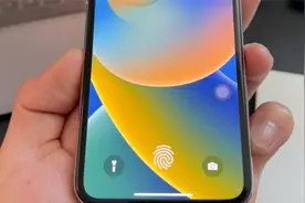 iPhone 如何设置屏下指纹、锁屏底部自定义文字，附详细教程视频封面