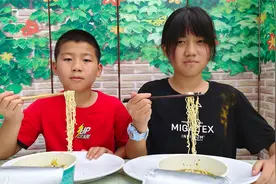 康师傅藤椒牛肉面VS统一藤椒牛肉面