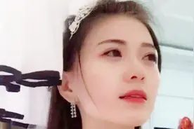 抖音最任性的新娘，婚礼现场直播卸妆，裸妆结婚也是没谁了！视频封面