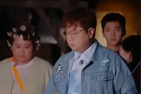 春游家族探访萤火虫基地，了解萤火虫生存环境及特点丨青春环游记视频封面