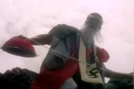 这才是真正的第一代血滴子，瞎眼高僧实在厉害，小伙想用竹林破解视频封面