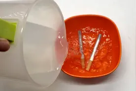 香烟用开水泡一泡，真是厉害，解决了好多人的烦恼，快试试视频封面