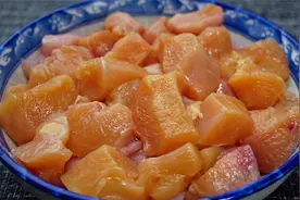 做鸡胸肉，切记不要直接焯水，多加2个步骤，不腥不柴多吃不怕胖