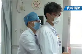 江苏：太危险！婴儿排骨卡喉家长用手抠险刺穿食管视频封面