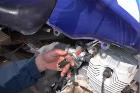 摩托车油门卡死维修技巧你知道吗？修车师傅教你轻松搞定视频封面
