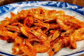 小伙做孜然河虾，金黄酥脆，果然高端的味道就是用最原始的做法视频封面