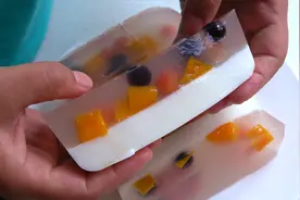 想吃果冻不用买了，阿源教你做双层牛奶果冻，香甜可口孩子超喜欢视频封面