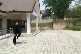 宋子魁演示白猿通背拳天罡刀