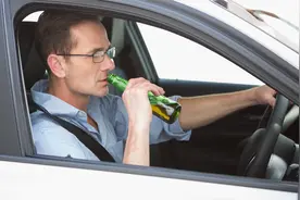 在美国，酒后驾车将受到什么处罚？视频封面