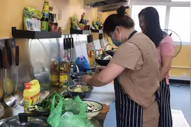 西安90后小伙医院旁创办共享厨房 病人家属可自带菜做饭视频封面