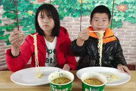 统一香菇炖鸡面和康师傅香菇炖鸡面哪个更好吃？