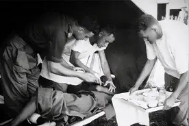 战争时期，常被提及的“盘尼西林”是什么药？为何比黄金还贵？视频封面