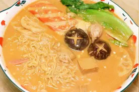 麻辣烫怎么做才好吃？原来做法诀窍这么简单，教你在家轻松做出来视频封面