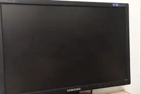 电脑屏幕不要用水擦，教你笨方法，擦完立马干净如新，快试试视频封面