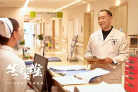 他是武汉医生，也是新冠患者，劫后余生的经历让人泪目视频封面