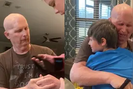 泪目！国外中风爷爷第一次拥抱孙子瞬间泪奔：我等了很多年视频封面