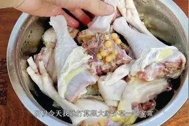 家常炖老母鸡，不用炖5个小时，教你一妙招，30分钟鸡肉软嫩入味