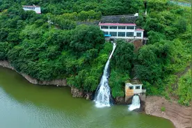 贵州一建在江边房屋，房底两股泉水奔涌，这房子有什么说法？