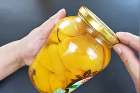 罐头瓶盖还有机关，难怪打不开，一个小动作一拧就开，方法太棒了