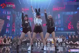 蒙面舞王：安崎跳街舞太炸了，舞蹈全程高能，为她疯狂打call！视频封面