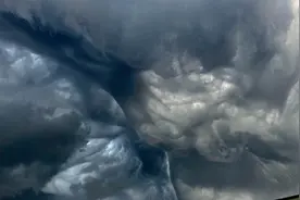 云团快速翻腾！“天津诡异的云”刷屏！气象专家：和灾难无关