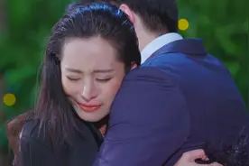 星途叵测： 女星泡富二代，哭完就往怀里钻，直接拿下！视频封面