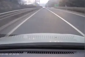 开车一上高速打开音乐，一首《笑纳》款款而来、尽情享受音乐魅力