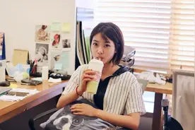 长沙22岁女教师每天一杯奶茶结局不美好，网友：穷点好每天白开水