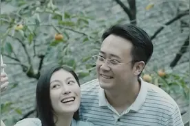 房东开门闻到尸臭，出租屋孕妇离奇死亡，命案牵扯官员出轨丑闻视频封面