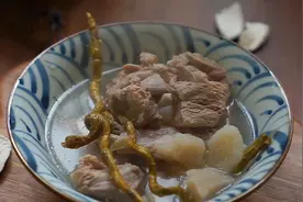 孩子爱出汗，我常用它和鸭肉一起煲汤，健脾又生津孩子特别爱喝