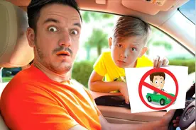 小屁孩教育爸爸妈妈成人行为准则，爸爸妈妈好尴尬视频封面