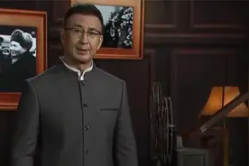 在庆祝十月革命，胜利四十周年的大会上，毛主席大受欢迎视频封面