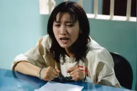 女出纳贪污学校34万公款，直接被判死刑！一部国产犯罪电影