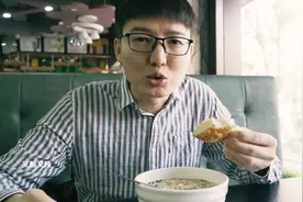 新疆扁豆面旗子你吃过吗？搭配油香和面筋，冬日暖身好吃不贵