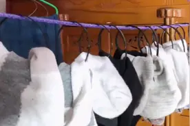 一个衣架加上几个扎带就能在家做一个晾袜子神器，学会你也试试吧