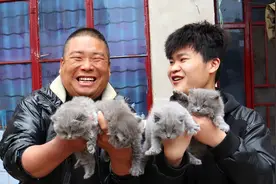 四胞胎兄妹怎么起名字？长的都一样分也分不清，这可难倒了胖哥