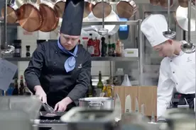 男子西餐厅退菜两次，主厨亲自上阵，没想到照退不误视频封面