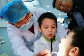 小朋友看牙医不配合该咋办？