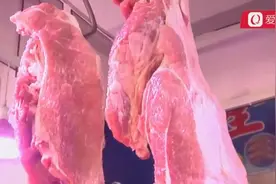 天上掉馅饼？男子路上捡到万元猪肉，最后他选择这样做……视频封面