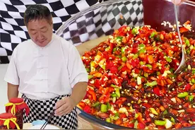 腌辣椒的季节到了，老师傅教的方法当天就能吃，拌米饭吃面条真香