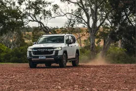 墨尔本 评测 丰田LC 300 GR版 无字幕视频封面