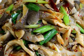 最近很火的蘑菇做法，饭店一盘卖38，在家做成本不到5元，超解馋