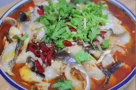 水煮鱼的家常做法，详细讲解腌制鱼片过程，鱼肉鲜嫩无腥味，真香视频封面