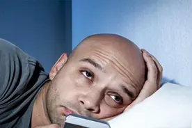 你的脸正在被熬夜毁掉！熬夜如何改变你的脸？为何熬夜让人变丑？